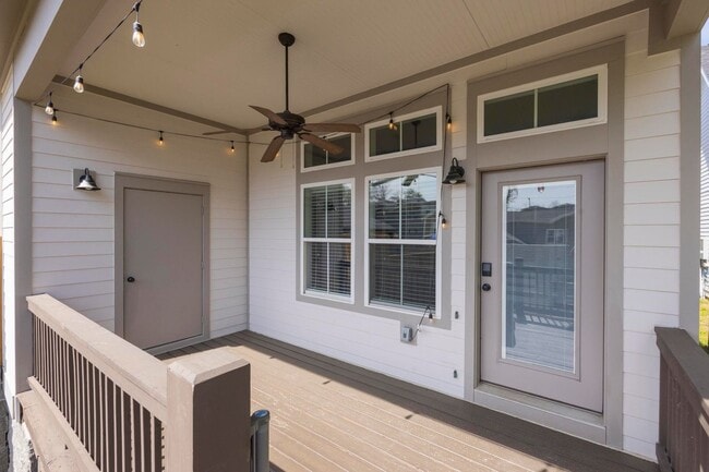 Building Photo - 505A Moore Ave