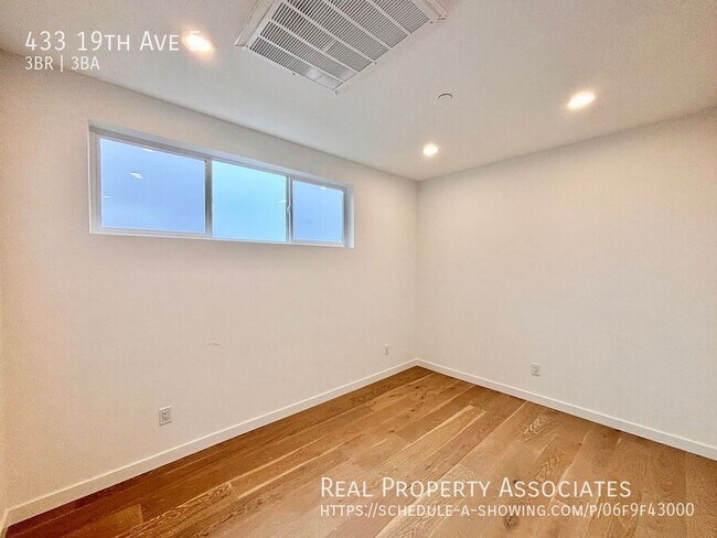 Building Photo - 433 19th Ave E