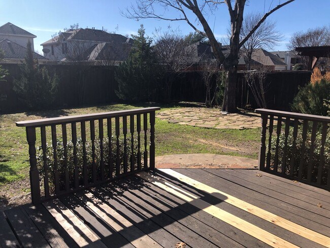 Building Photo - 5 Bedrooms in Richardson!