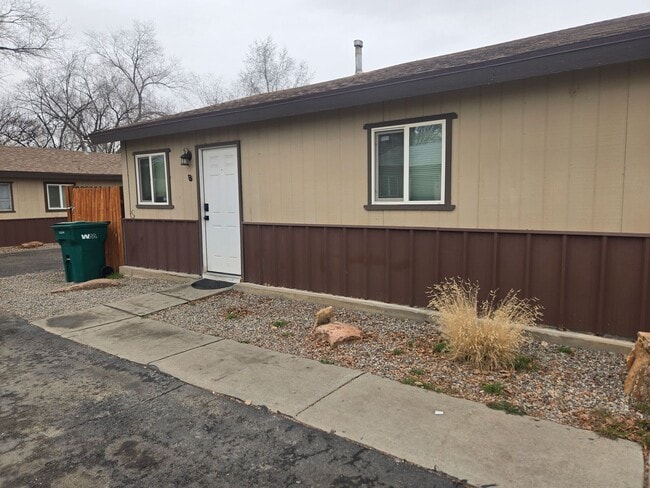 Building Photo - 715 S Laguna Ave