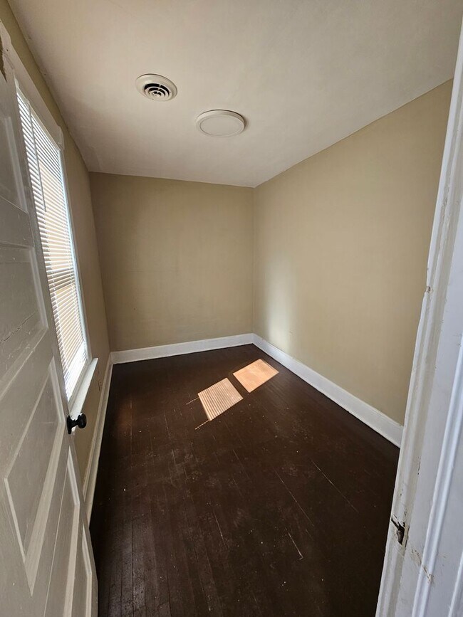 Building Photo - BNH- 2482