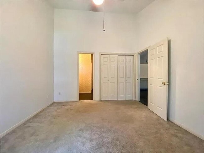 Building Photo - 1811 W 39th St
