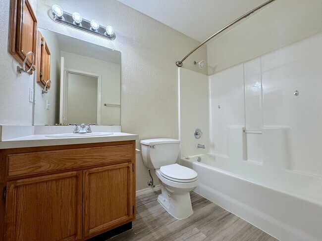 Building Photo - East El Paso 3 bed/2 Bath