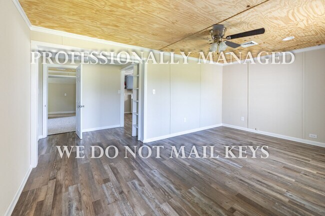 Building Photo - 1109 N Winstead Ave