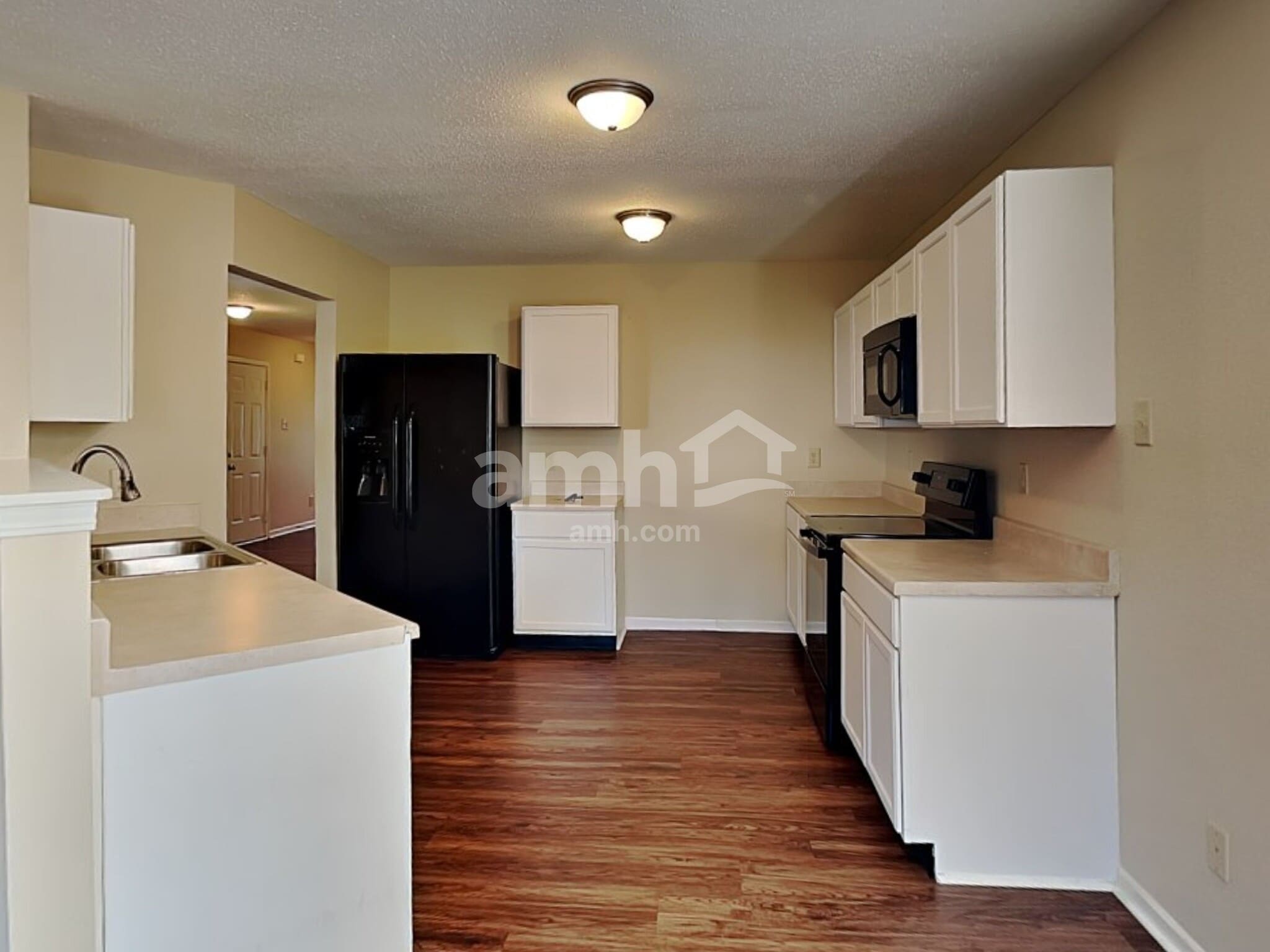 Building Photo - 1361 Redwood Dr