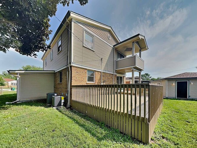 Building Photo - 11145 Boeger Ct