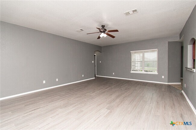 Building Photo - 3200 Alamocitos Creek Dr