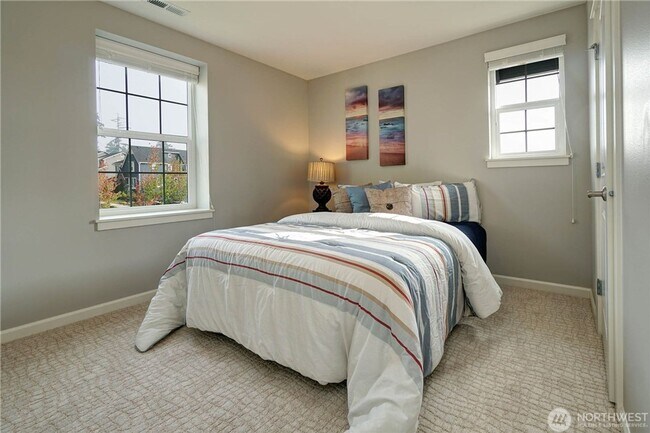 Building Photo - Stylish 5-Bed Home in Desirable Bothell ; ...