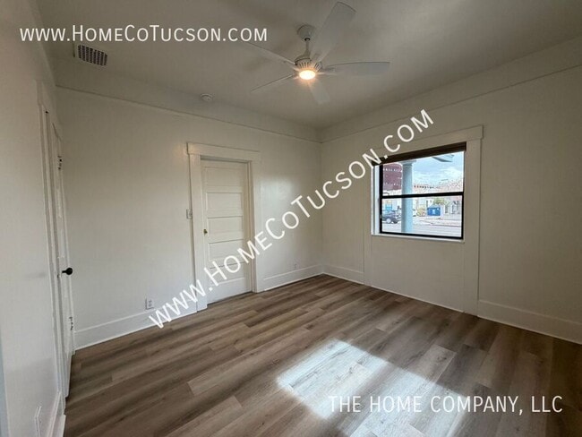 Building Photo - 429 N Park Ave