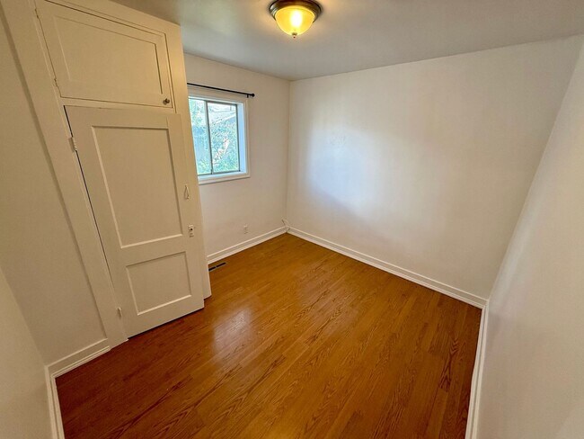 Building Photo - For Rent: 2 Bedroom, 1 Bathroom Home with Garage and Large Yard