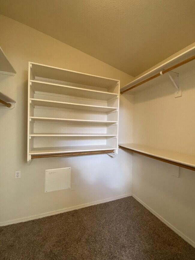 Building Photo - 4BR in Cabezon Subdivision