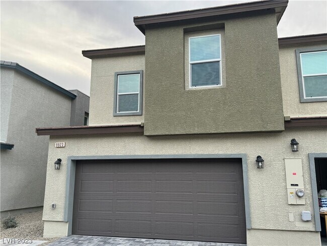 Building Photo - 9923 Florence Hills St