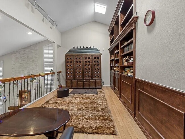 Building Photo - 9000 Big Canon Pl