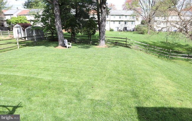 Building Photo - 15826 Anamosa Dr