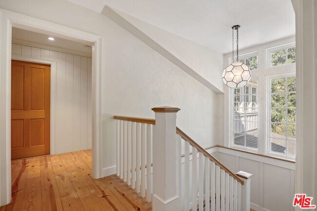 Building Photo - 7972 Mulholland Dr