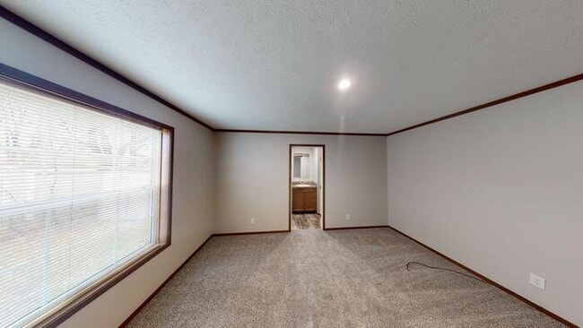 Building Photo - 120 Northwest Dr