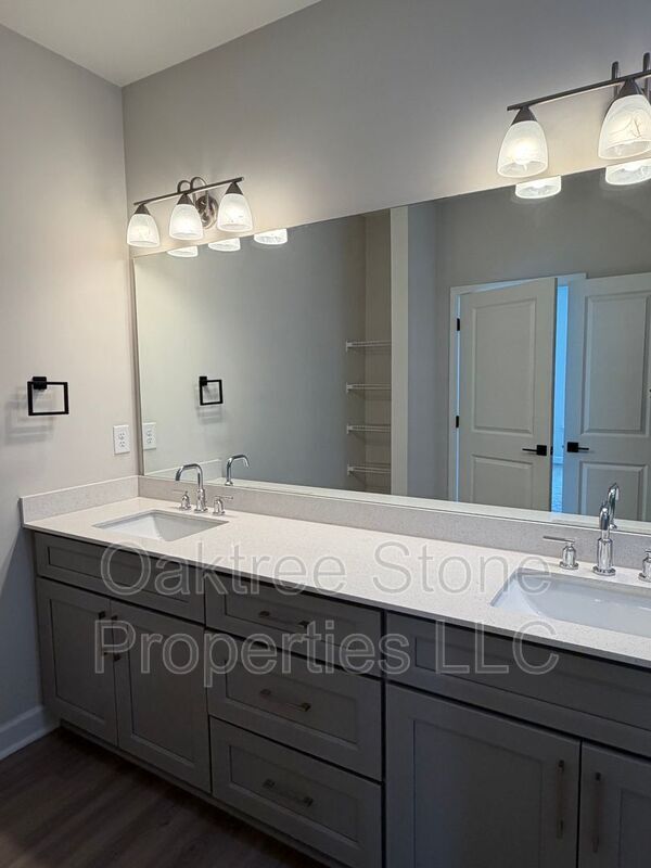 Building Photo - 2589 Ocean Dr NW