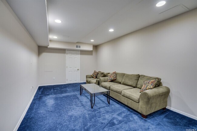 Building Photo - 36 Snowdance Ln