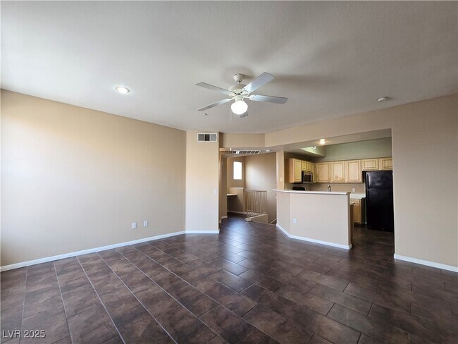 Building Photo - 5855 Valley Dr