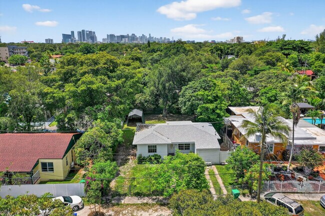 Building Photo - 40 NW 68th St