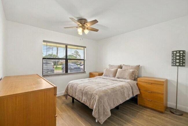 Building Photo - 6721 Bridlewood Ct