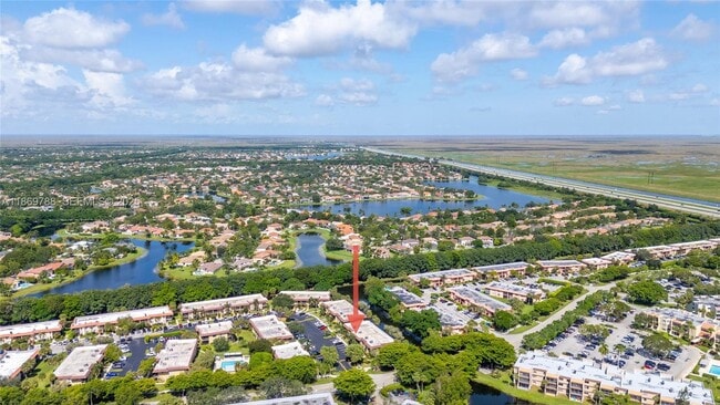 Building Photo - 301 Lakeview Dr