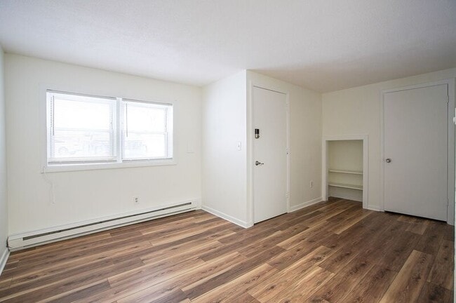 Building Photo - 98 N Alhambra Cir