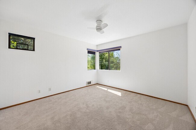 Building Photo - Unique 3bd/2.5bth Haller Lake Home in North Seattle, $4,250/mo.