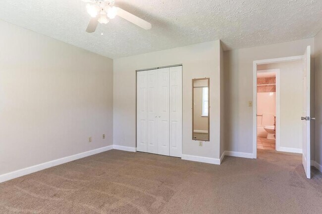 Building Photo - 5571 Tallant Road Unit Apt B