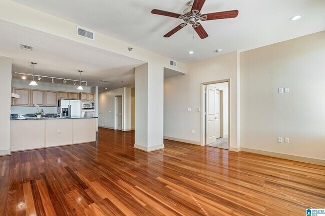 Building Photo - 2024 2nd Ave N