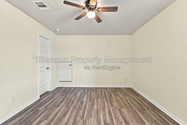 Building Photo - 24250 Prairie Glen Ln