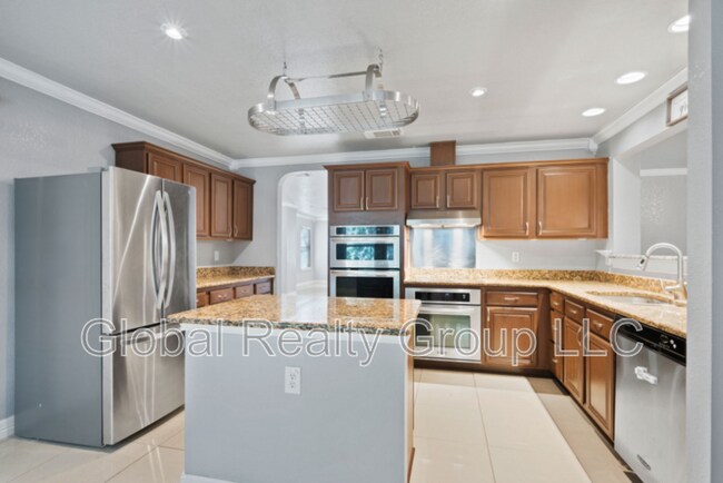 Building Photo - 11016 Forest Shower