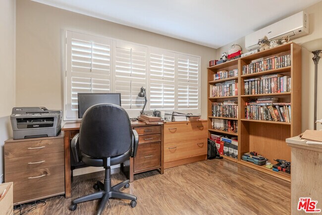 Building Photo - 2637 Angelo Dr