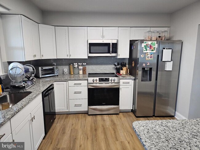 Building Photo - 3108 Sounding Dr