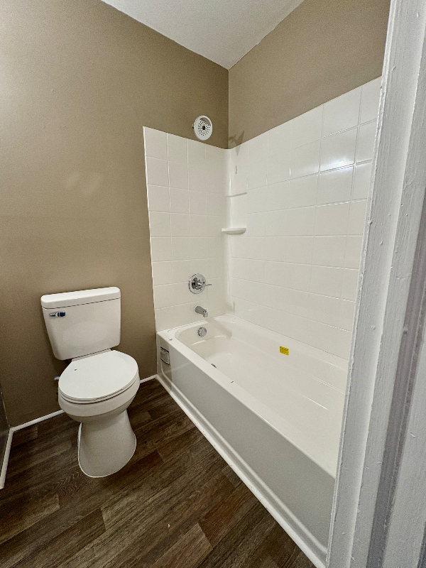 Building Photo - 3330 Karian Dr