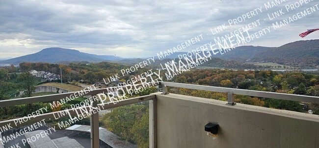 Building Photo - 1131 Stringers Ridge Rd