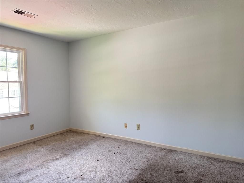 Building Photo - 153 Holcomb Ferry Rd