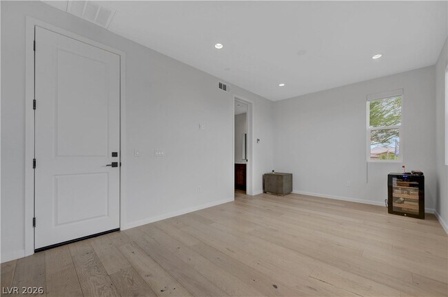 Building Photo - 3348 Esker Rdg Ave