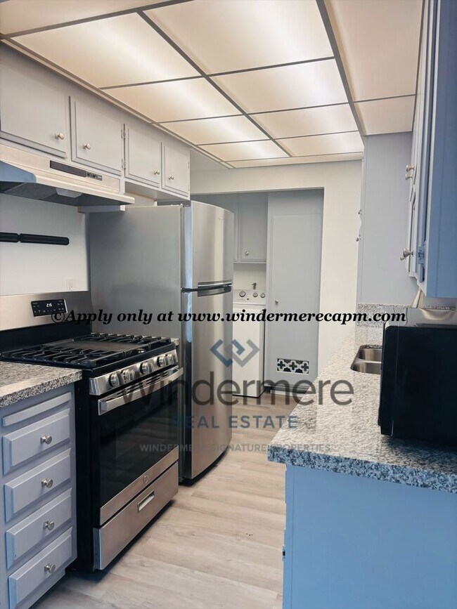 Building Photo - 127 Touchstone Pl