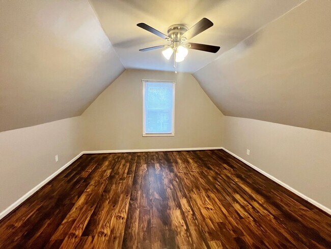 Building Photo - 40 Buxton Ave