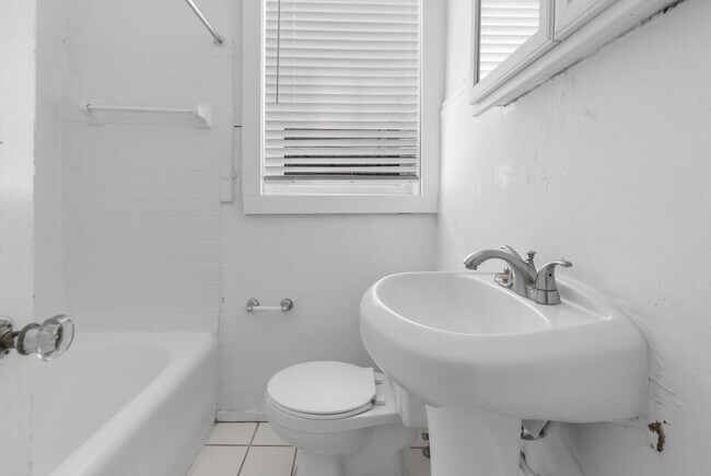 Interior Photo - Chateau Avalon