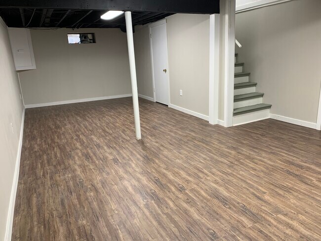 Building Photo - 23 Beekman Dr