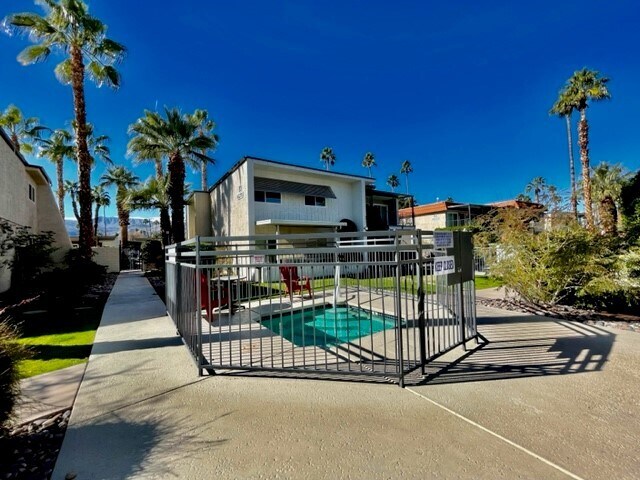 Building Photo - 45296 Panorama Dr