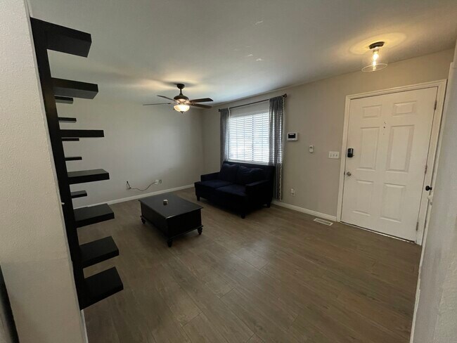 Building Photo - 781 N 950 W St