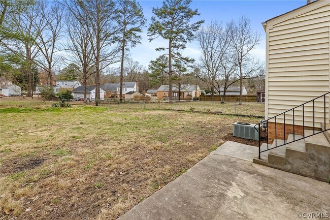 Building Photo - 1724 Lauderdale Dr