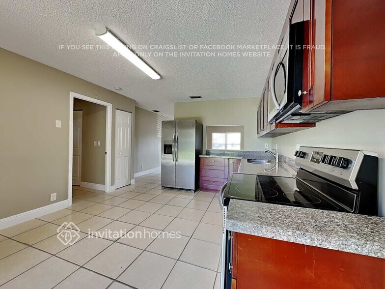 Building Photo - 5051 Boa Cir