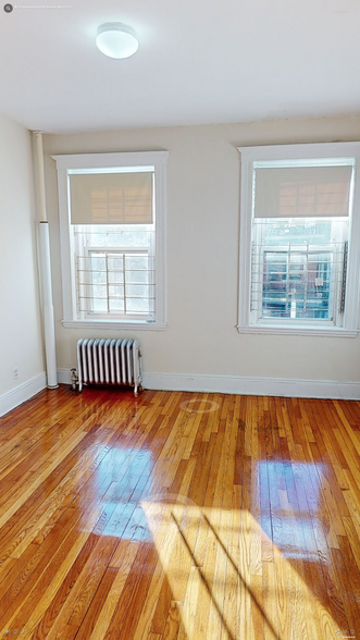 Living room - 9 Egremont Rd