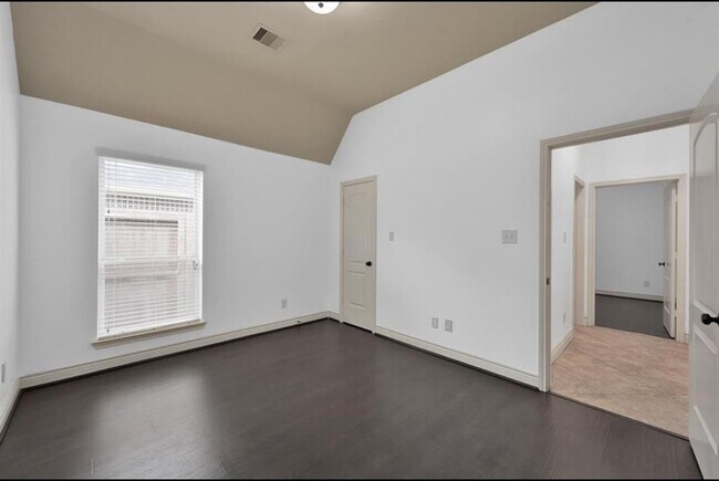 Building Photo - 3502 Galley Mist Dr