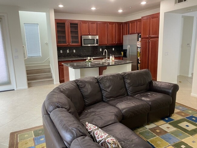 Building Photo - Stunning 3-Bedroom Home in Costa Del Sol –...