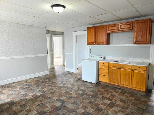 Building Photo - 21 Dale St